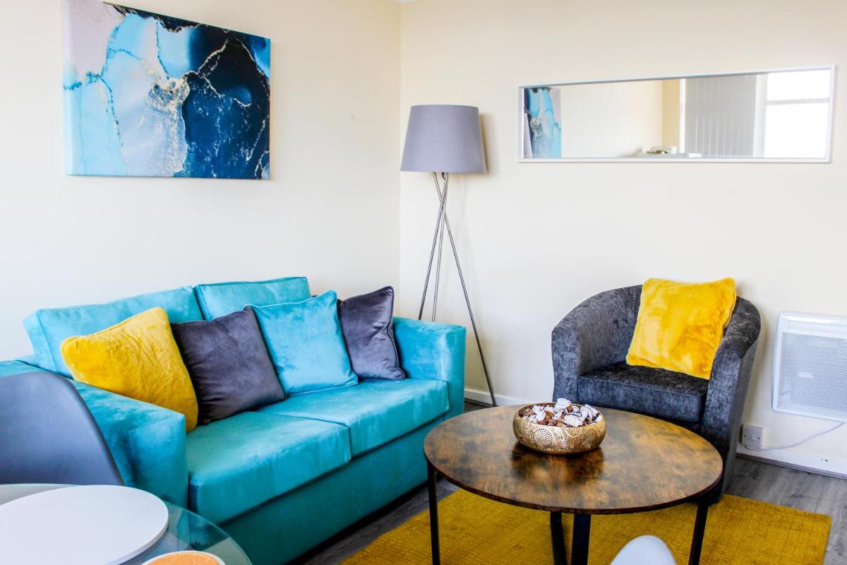 Beautiful serviced apartment with parking & free Wi-Fi - Housity