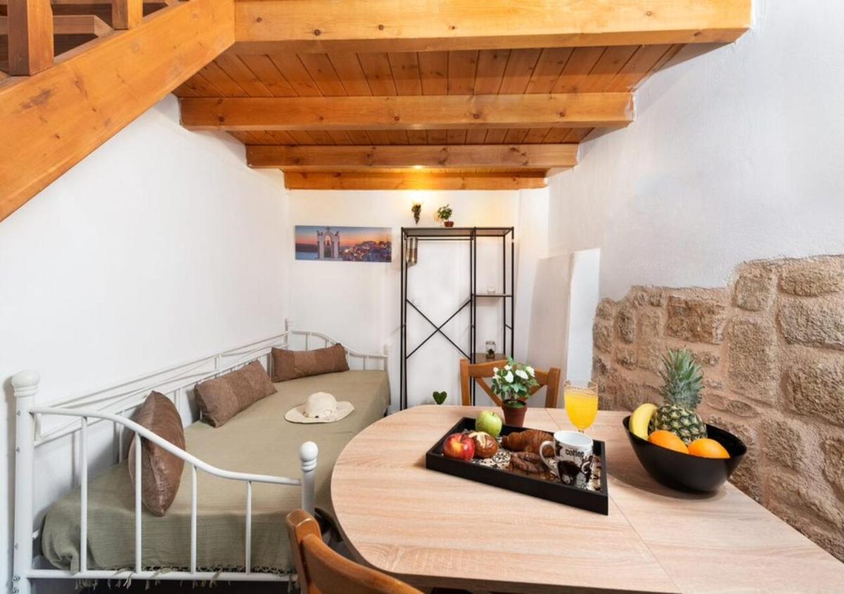 Emerald Dream House#Poiessa, Medieval Town - Housity