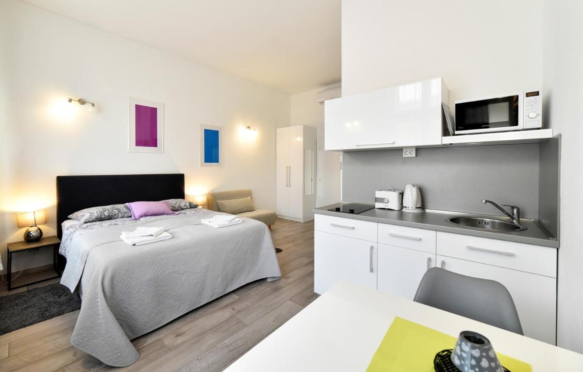 Deluxe Apartments Ria - Housity