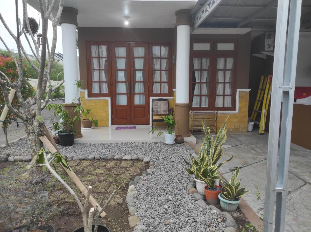 Omah Rere Full 1 Rumah, 2 kamar AC - Housity