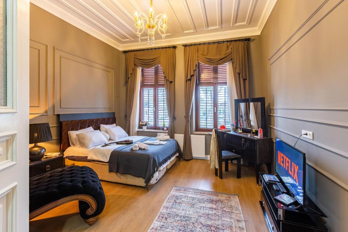 Flat in Renovated Historical Building in Princes' Islands, Istanbul - Housity