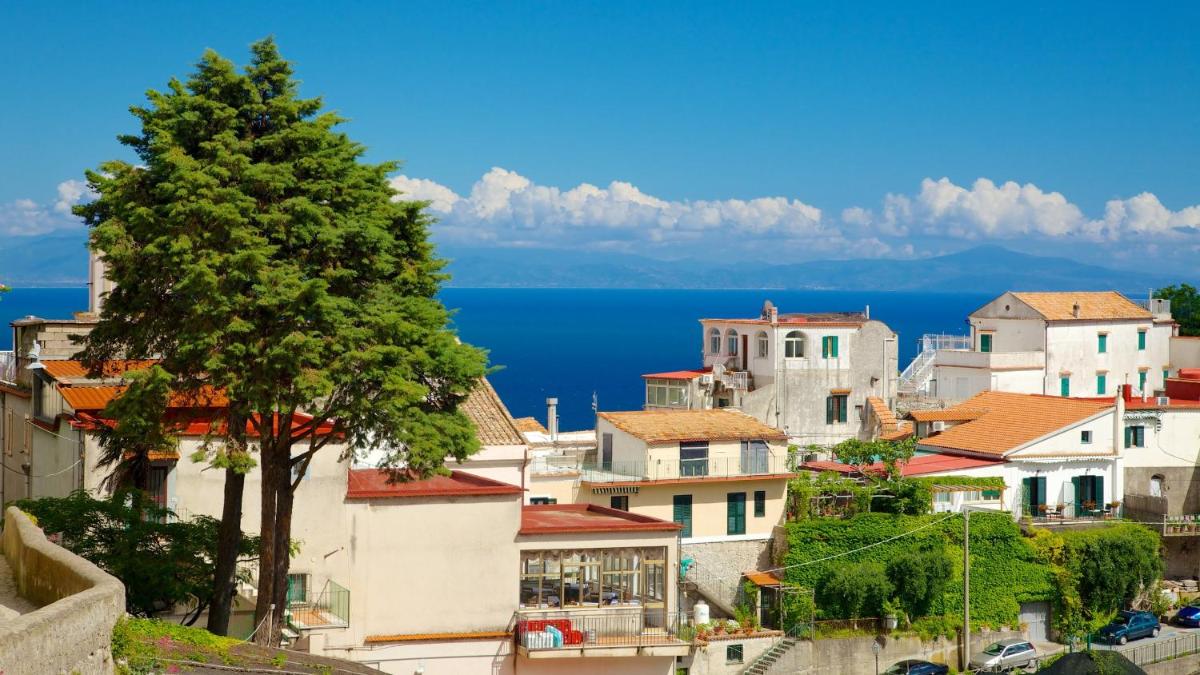 Suitetrails - Dai nonni Seaview with roof terrace over the sea