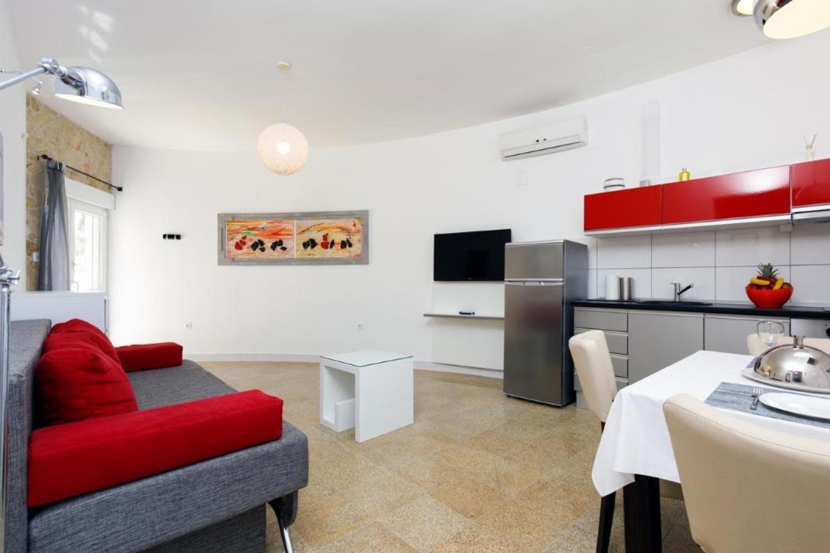 Ark Beach Apartments next to the beach in Stobrec - Housity