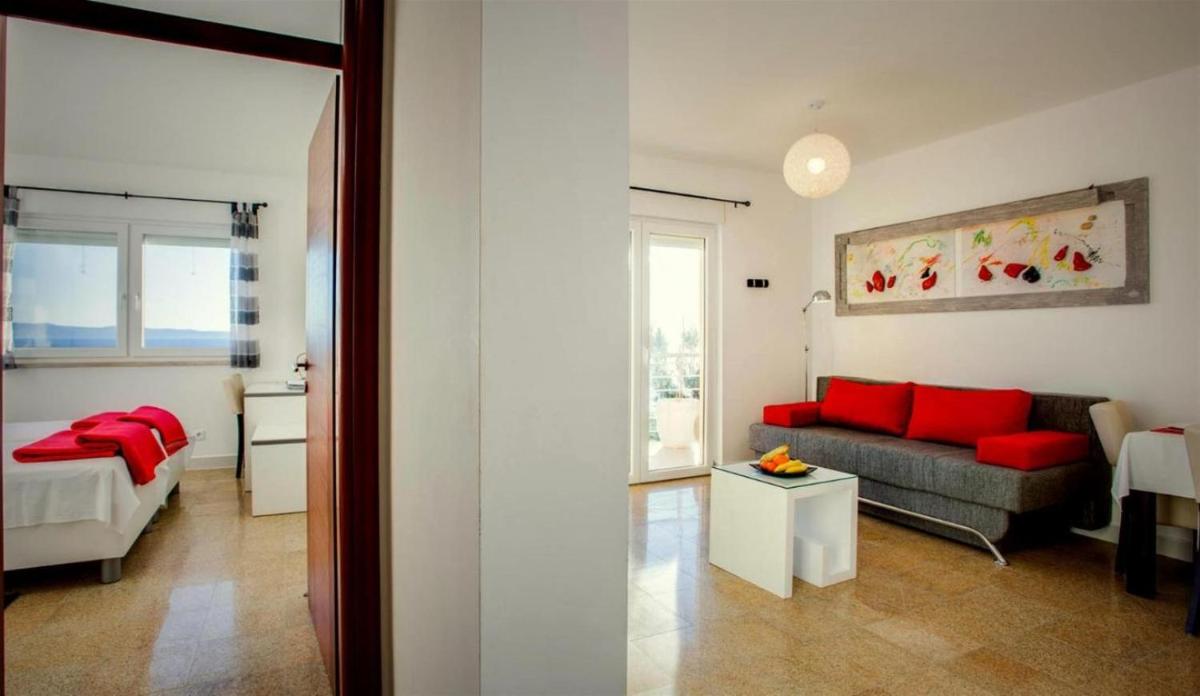 Beautiful apartment for 3 adults next to the beach - Housity