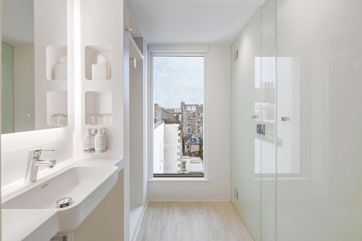 YOTEL Edinburgh - Housity