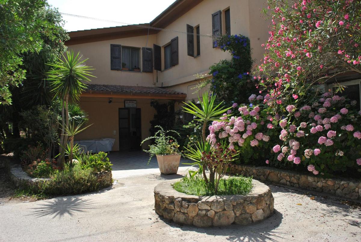 Hotel La Pineta - Housity