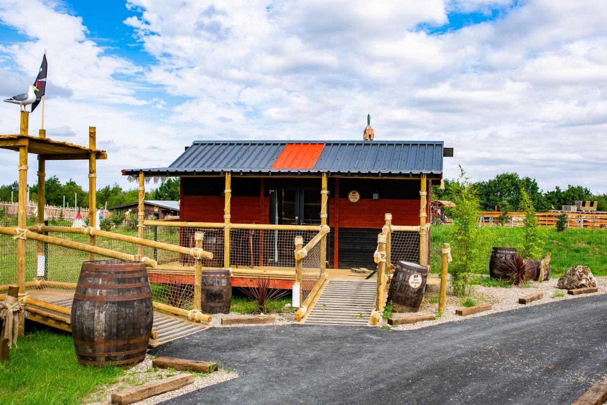 Gulliver's Valley, M1, JCT 31 - Housity