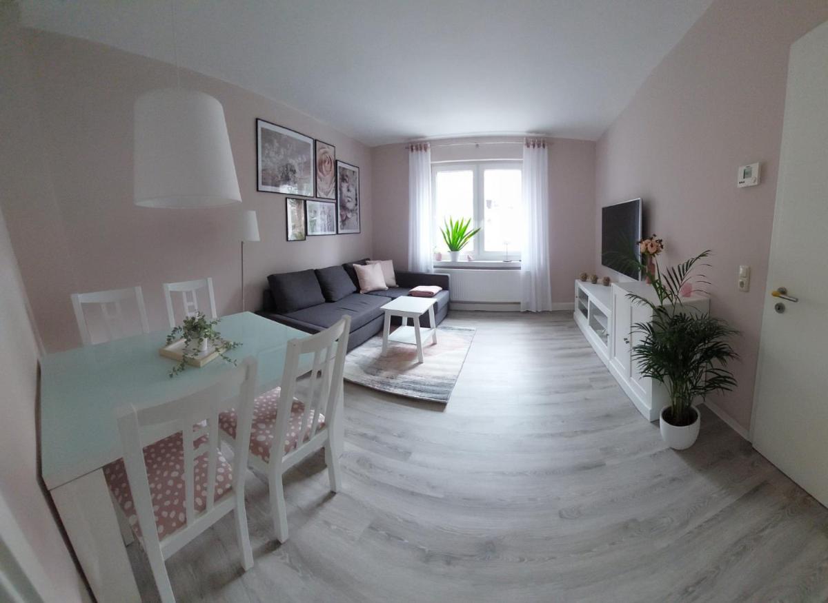 Helles modern eingerichtetes Apartment - Housity