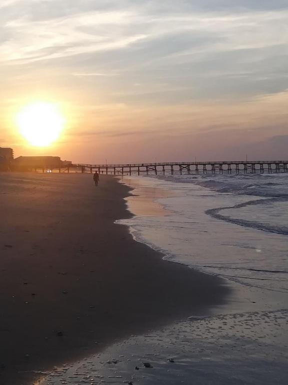 3rd Floor Studio min from Cherry Grove , SC - Housity