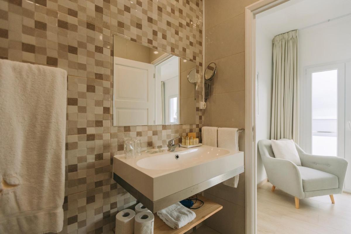 Beach House by Azores Villas - Housity