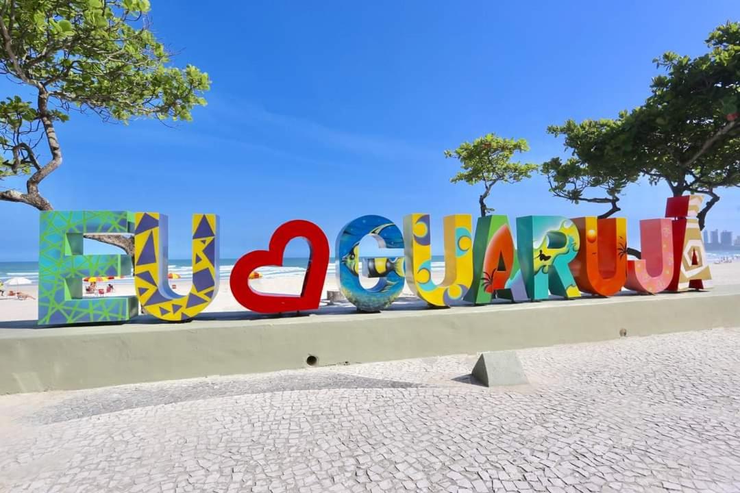 Apartamento beira mar enseada Guarujá - Housity