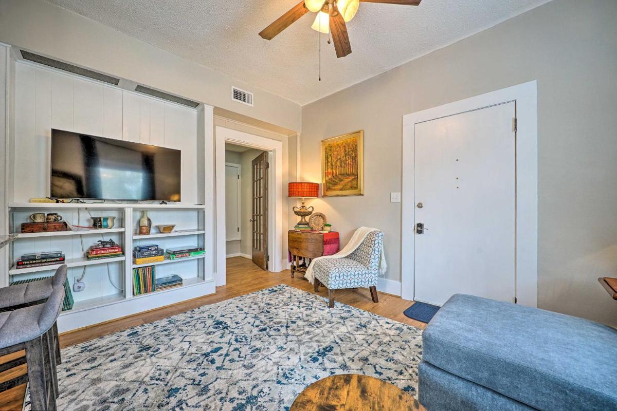 Texarkana Pet-Friendly Pad with Fenced Backyard - Housity