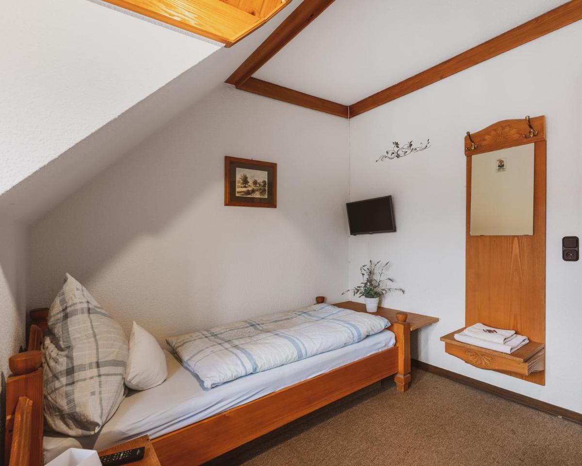 Fremden- und Monteurzimmer "Zum Ochsen" - Housity