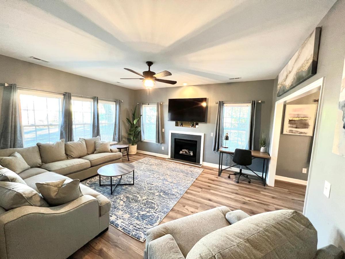 Beautiful, Spacious, Hidden Gem In Heart Of Wilmington - Housity
