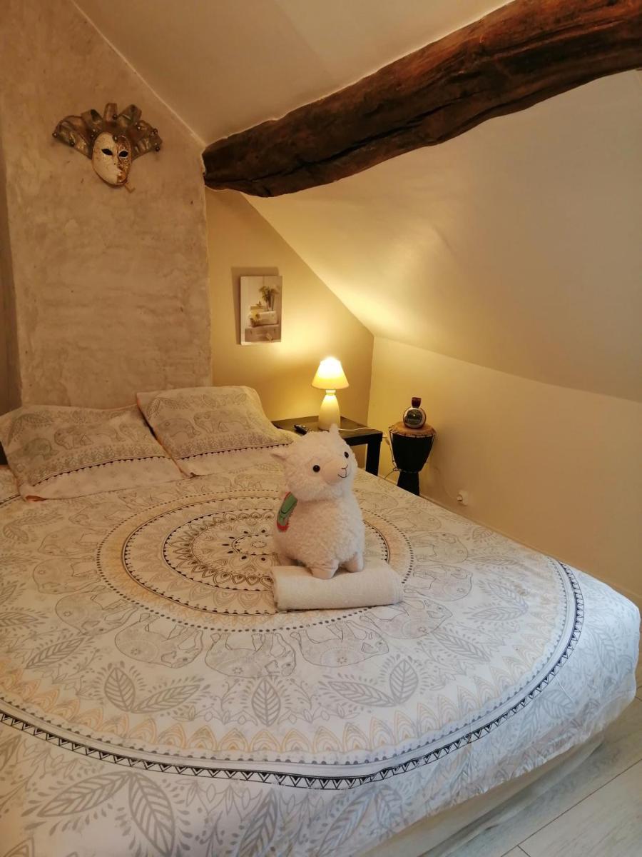 Jacuzzi Massage sur rdv,Duo,reiki,californien, réflexologie plantaire, et bouteille mousseux offerte - Hizvo