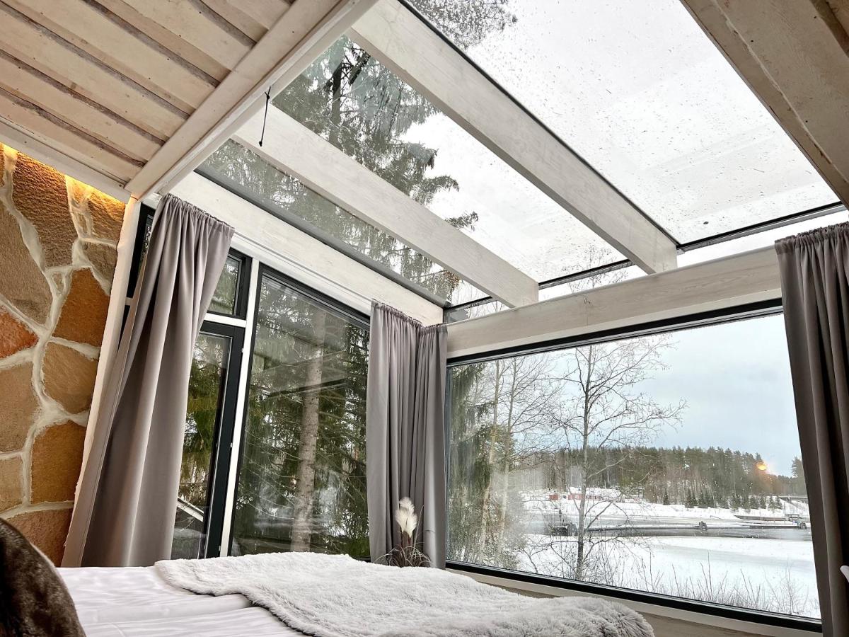 Glass Igloos by the water - Lasisviitit - Housity
