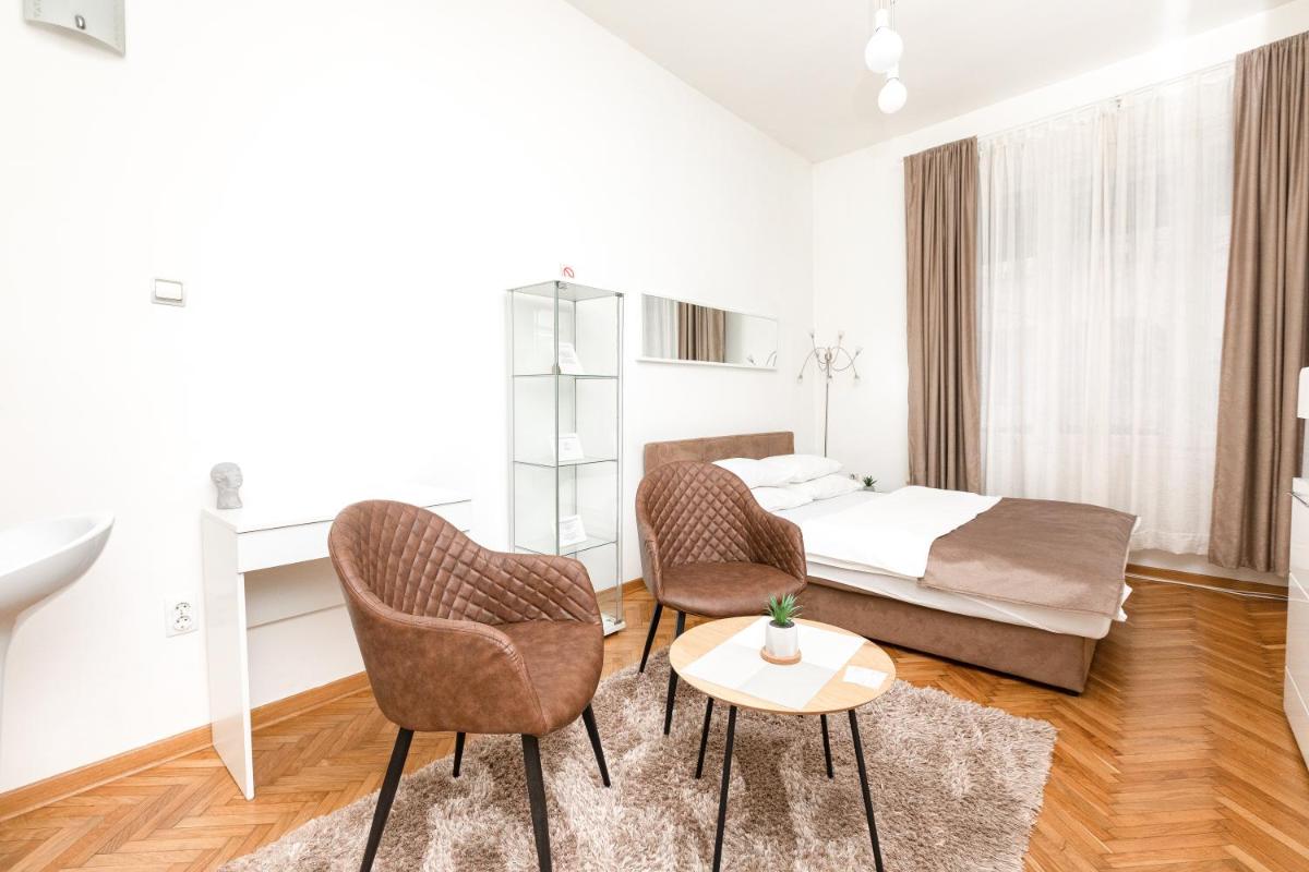 1st Belgrade Apartment - Housity