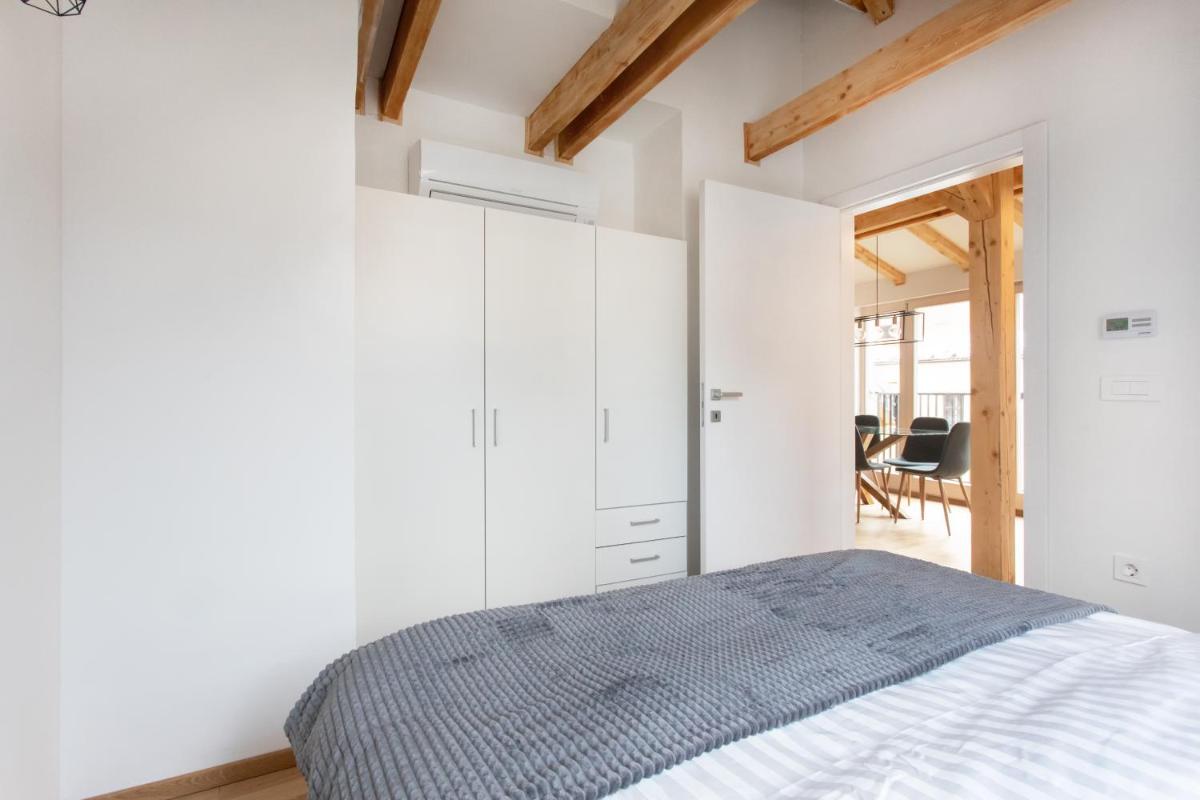 Suitetrails - Bright & Spacious Loft In The Heart Of Old Town