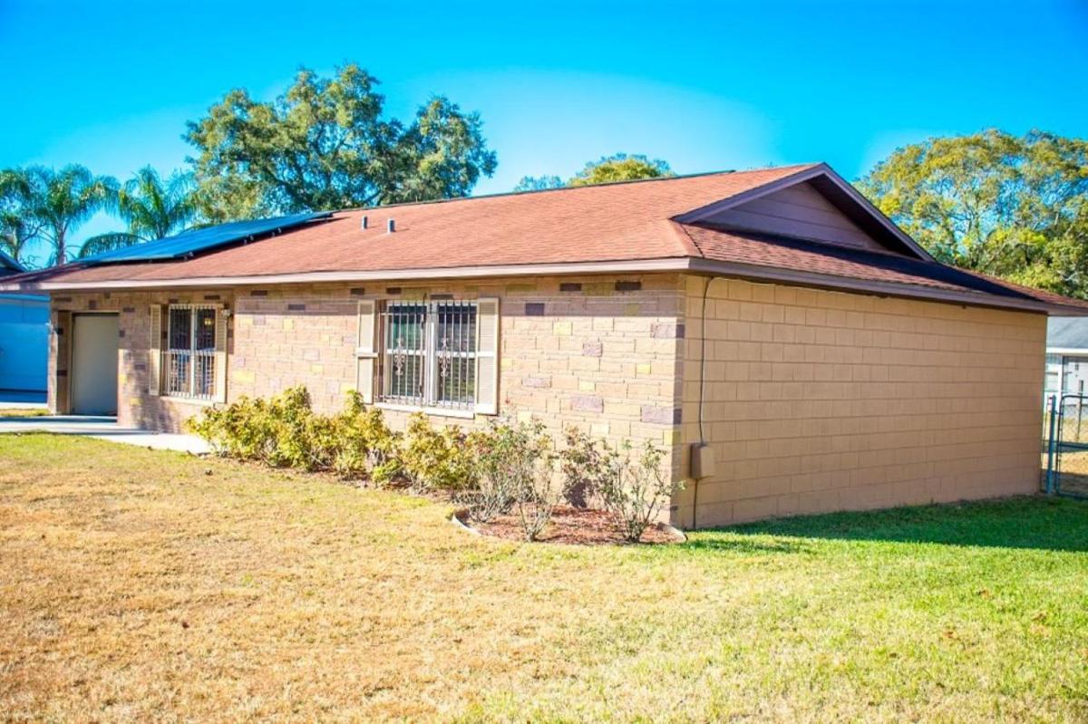 Relaxing 3 bedroom house with pool - Housity