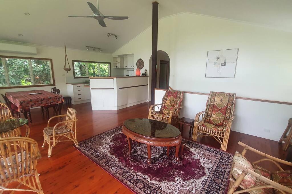 Private Rainforest Ridge Retreat - Housity