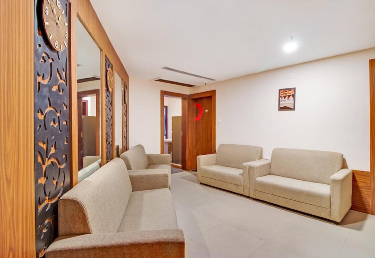 Aishwaryam Hotel - Housity