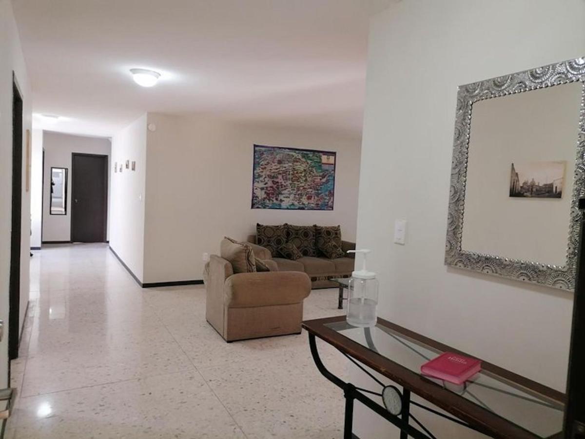 Amplio Departamento, Seguridad, Ubicacion Pb - Housity