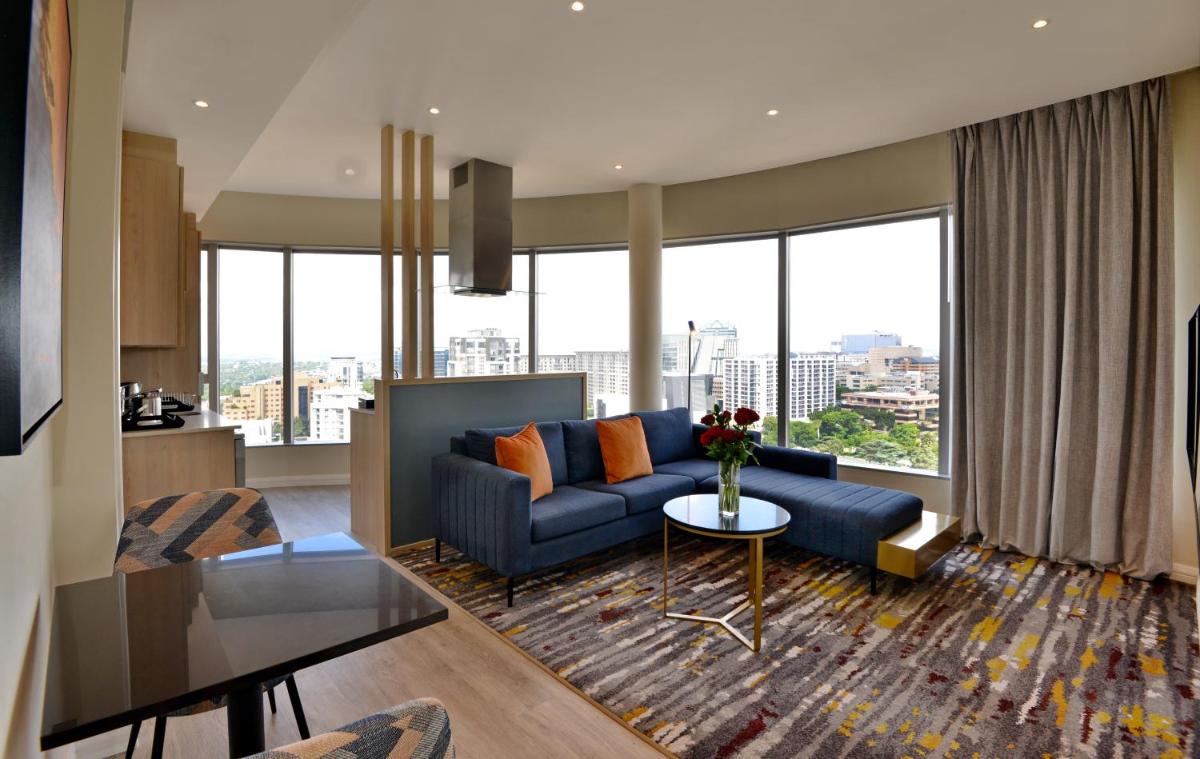 @Sandton Hotel - Hizvo