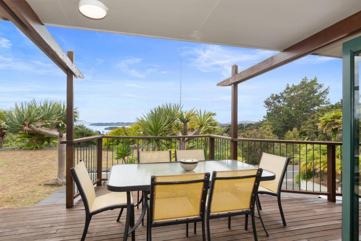 Breezy on Broadview - Opua Holiday Home - Housity