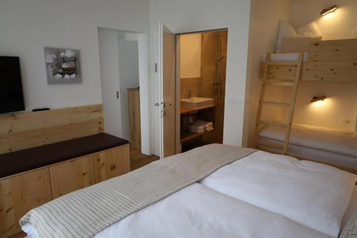 Appartement mit Balkon und Hallenbad - Housity