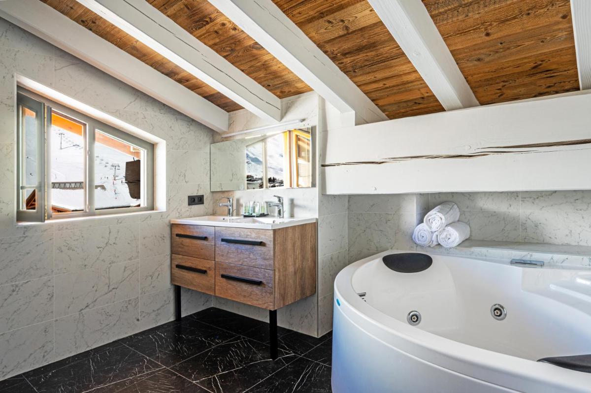 Salle de bains dans l'établissement Hôtel Le Levanna by Les Etincelles