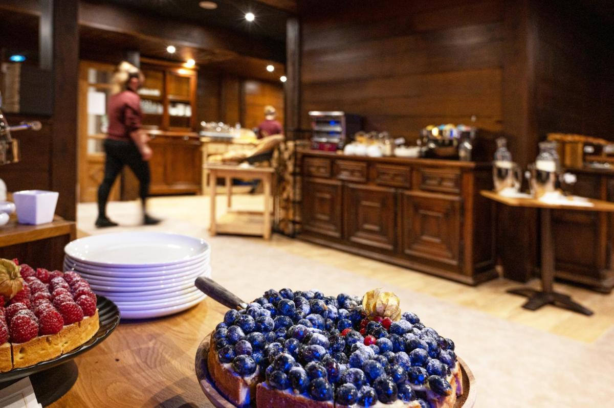 Nourriture dans l'hôtel ou à proximité