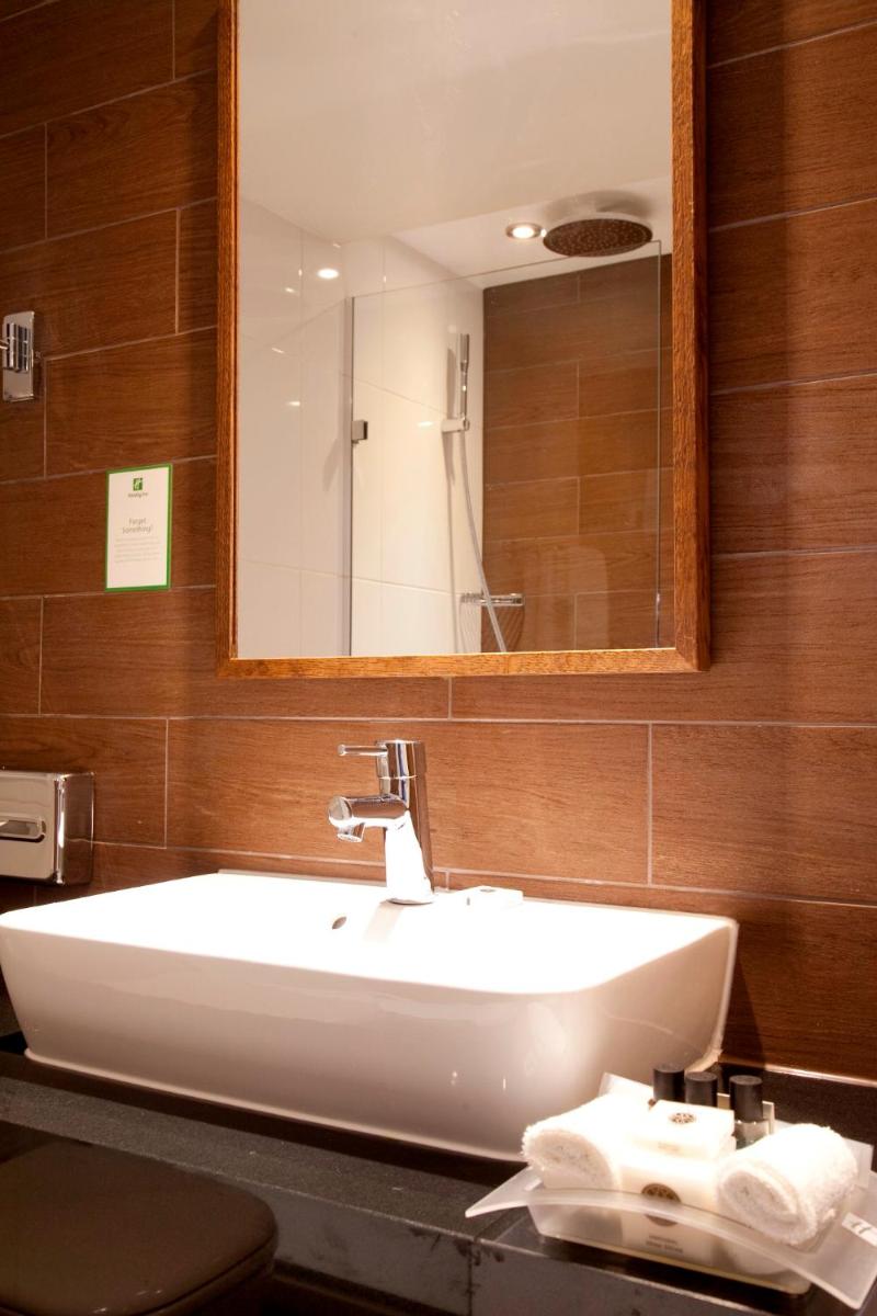 Holiday Inn London - Wembley, an IHG Hotel - Housity