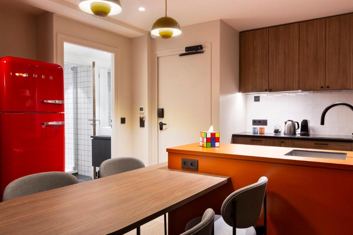 Cuisine ou kitchenette dans l'établissement RockyPop Flaine Hotel & Spa