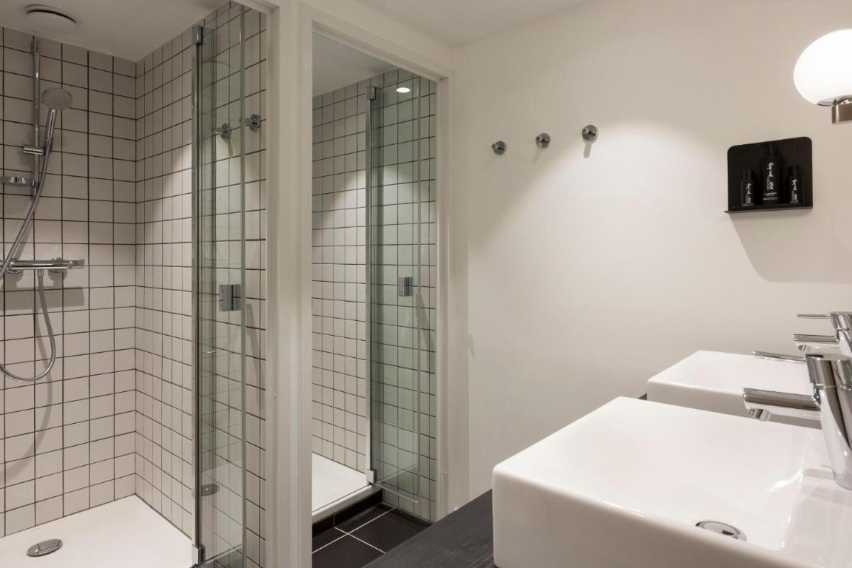 Salle de bains dans l'établissement RockyPop Flaine Hotel & Spa