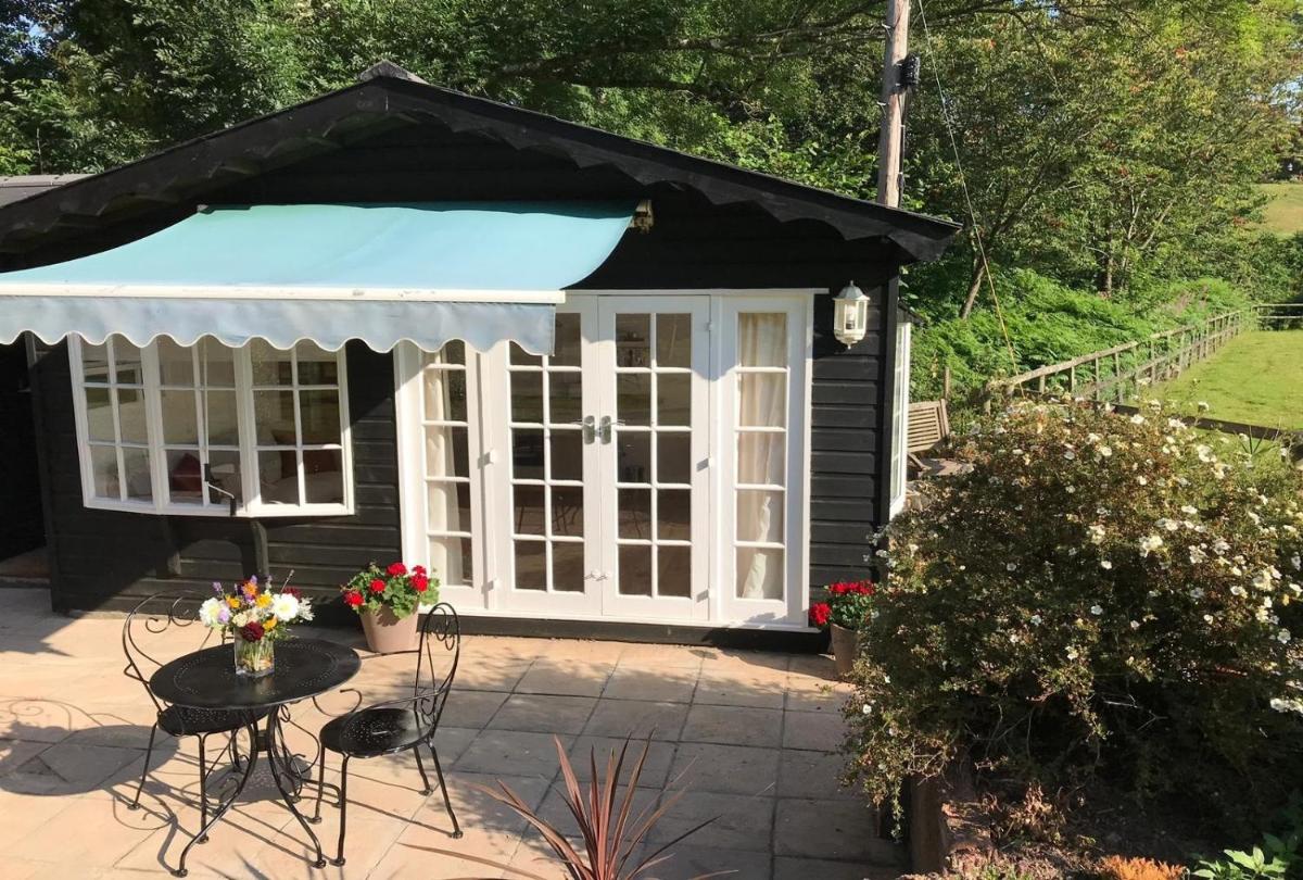 Secret Chalet - Housity