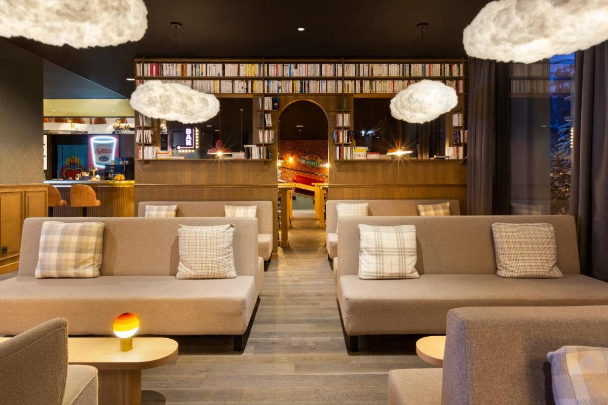 Coin salon dans l'établissement RockyPop Flaine Hotel & Spa