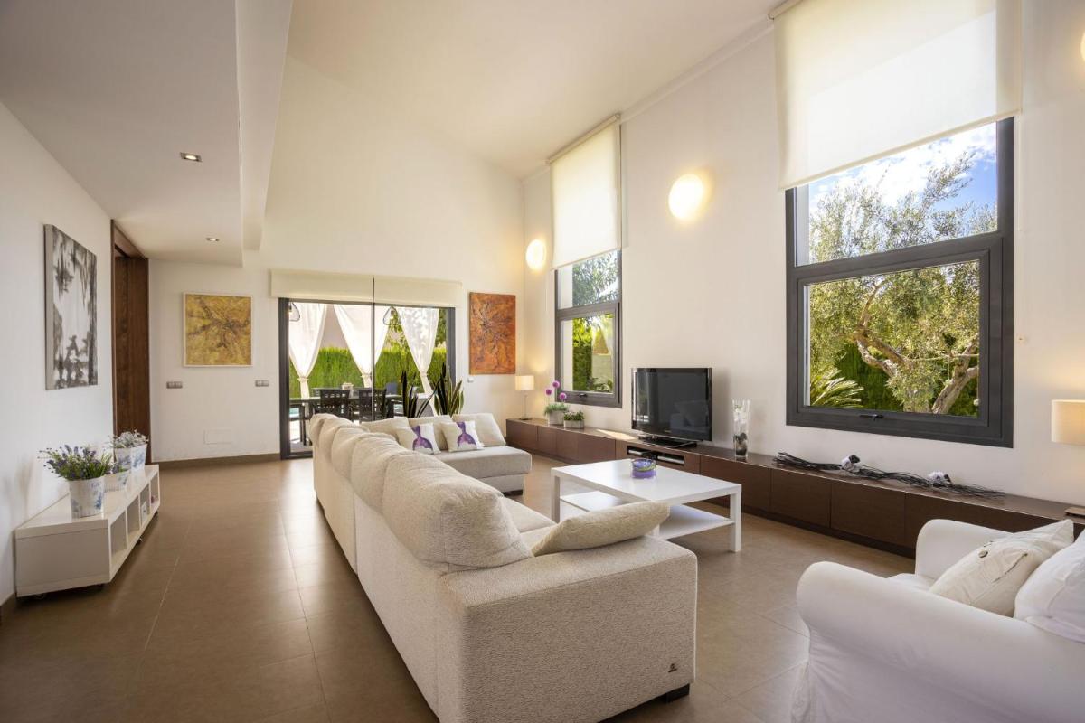 Villa Angela Family Suite - Housity