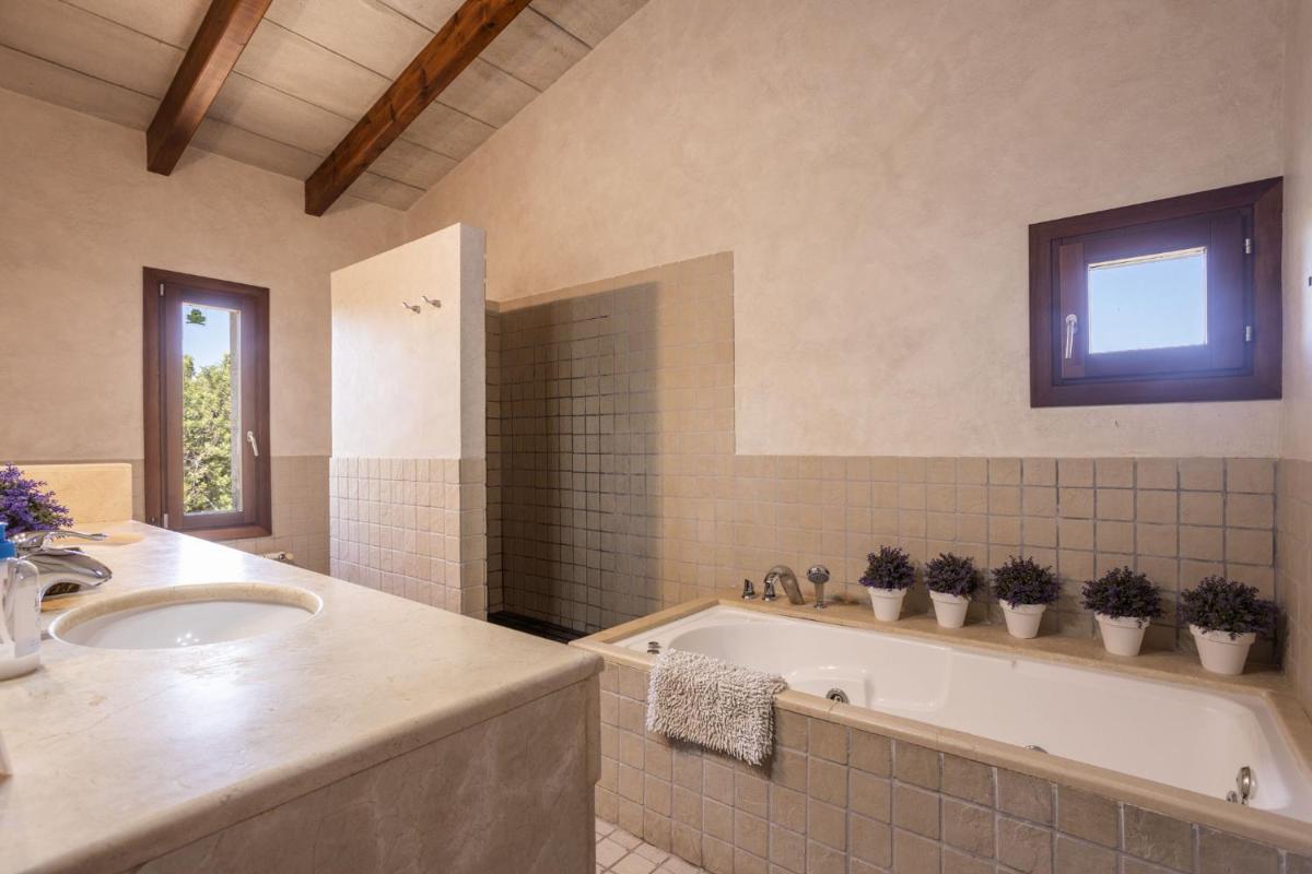 Finca Alzina 454 - Housity