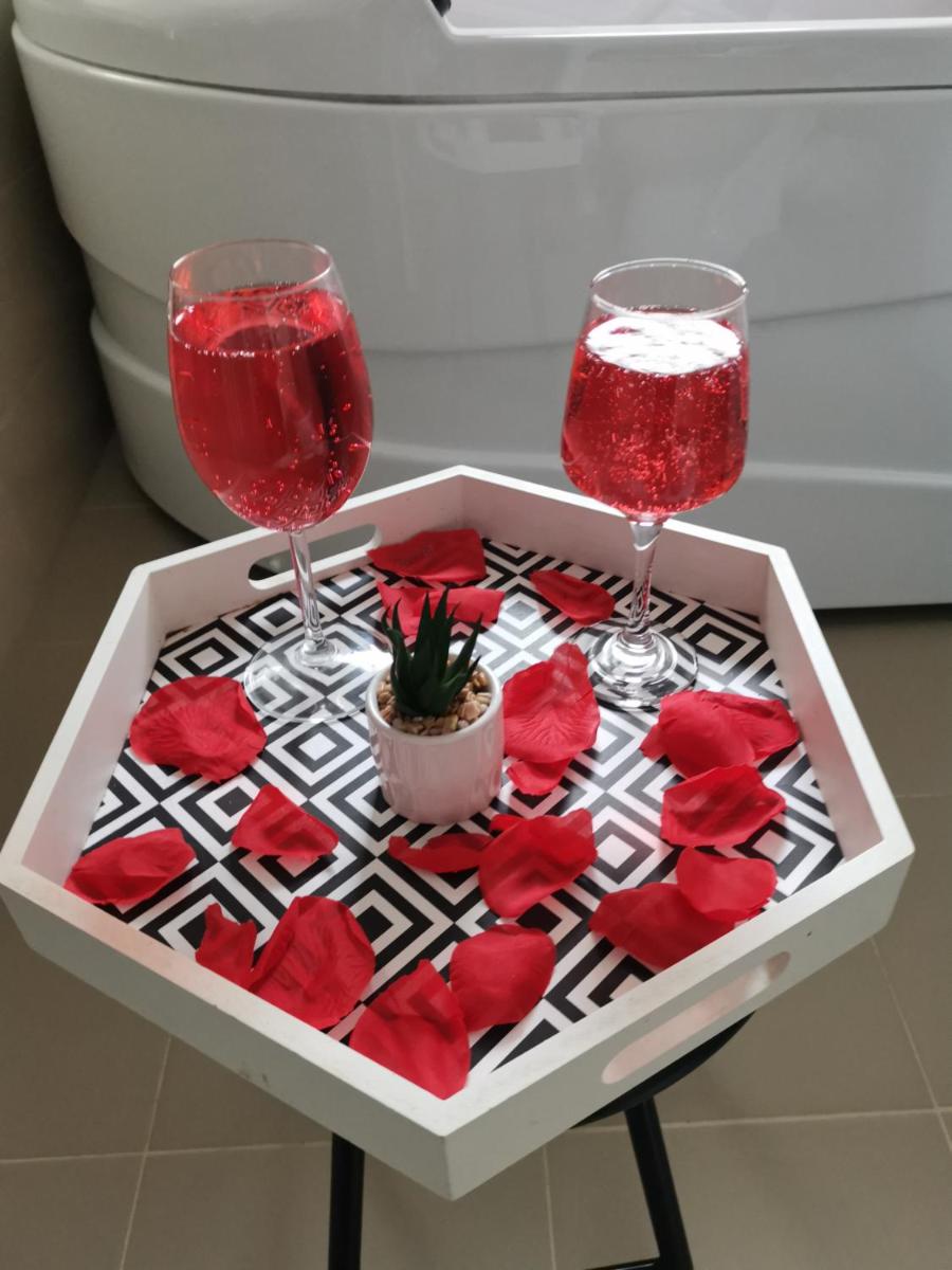 Iași Jacuzzi Apartment H - Housity