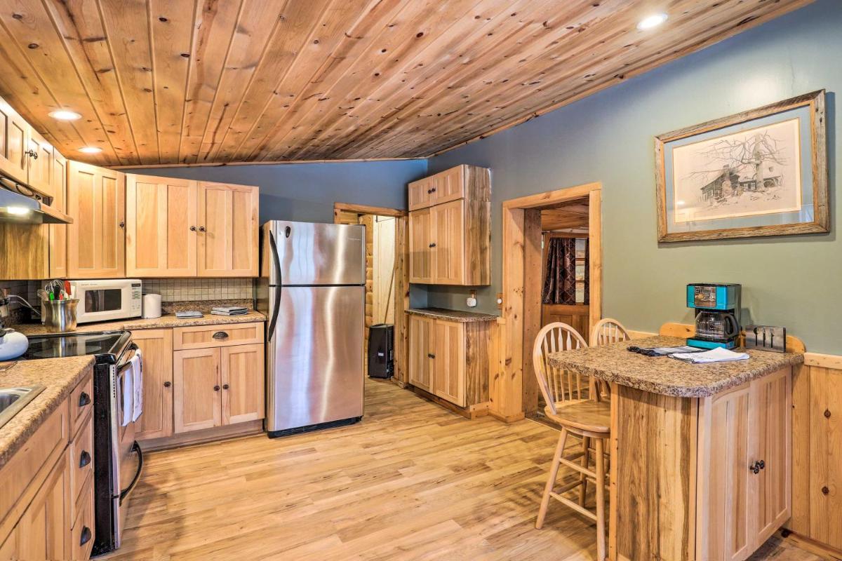 Rustic Mars Hill Cabin 20 Miles to Asheville! - Housity