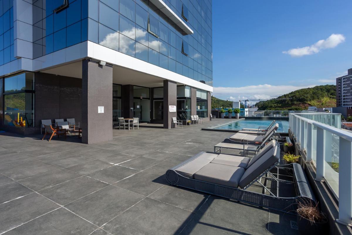 Hilton Garden Inn Praia Brava - Housity