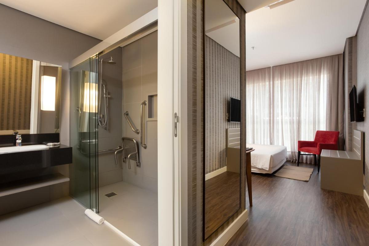 Hilton Garden Inn Praia Brava - Housity