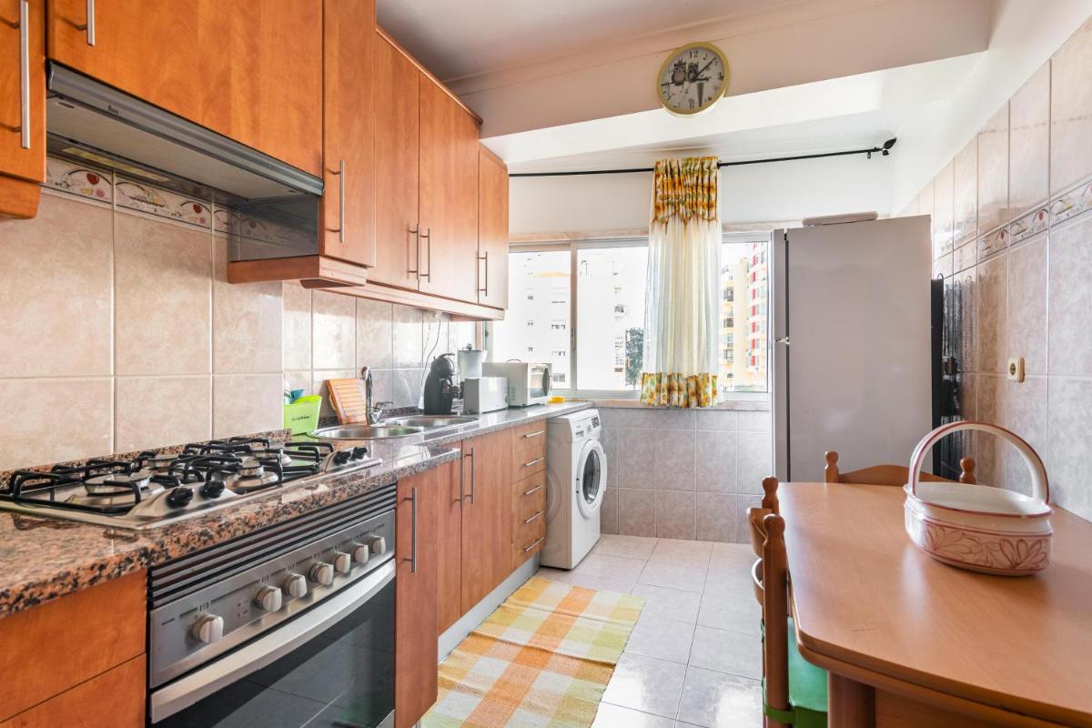 Isabel Dream III, 400m from the train - Housity