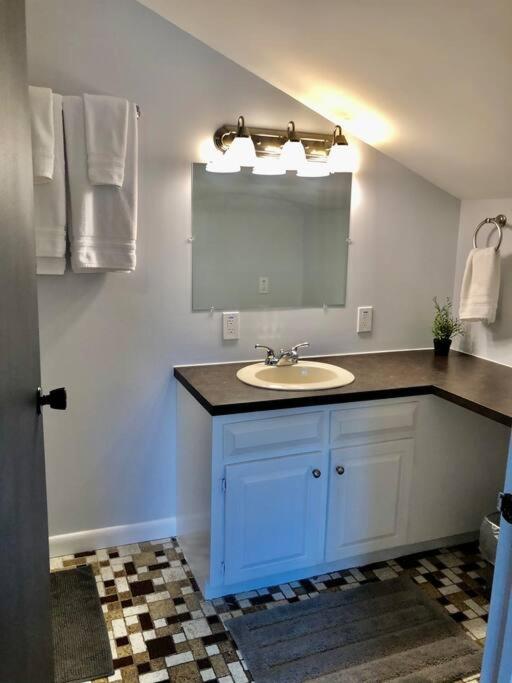 Hoosac Range Retreat - Housity