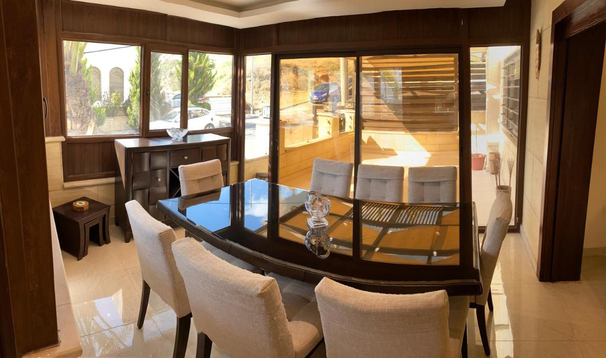 3-bedroom Ground floor house with indoor fireplace - Housity