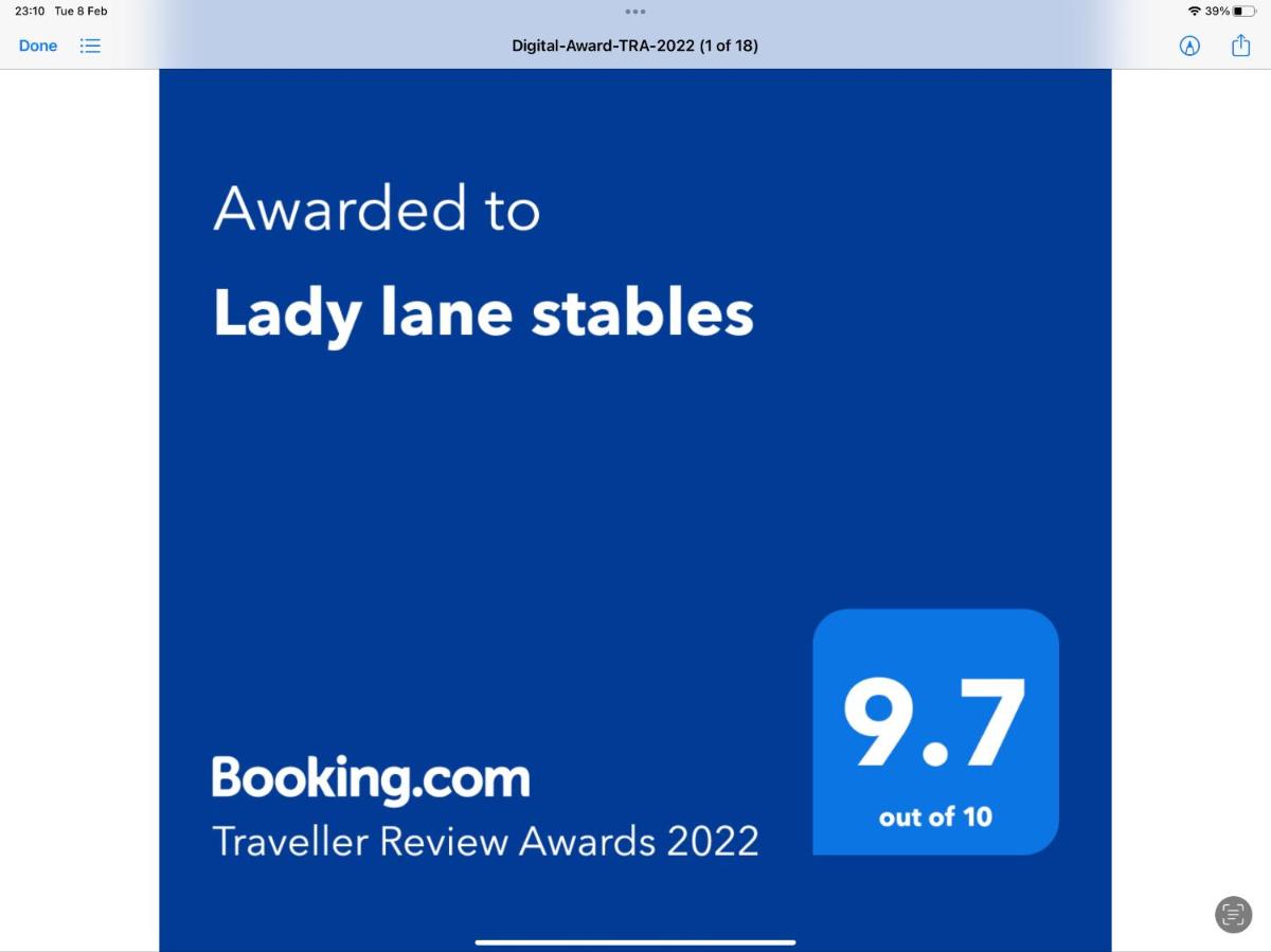 Lady lane stables - Housity