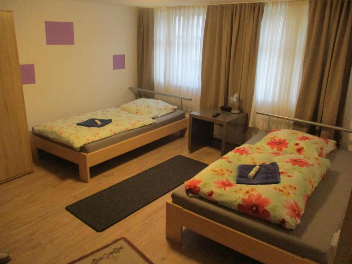 Ferienzimmer Monteurzimmer Stadtmitte Nördlingen - Housity