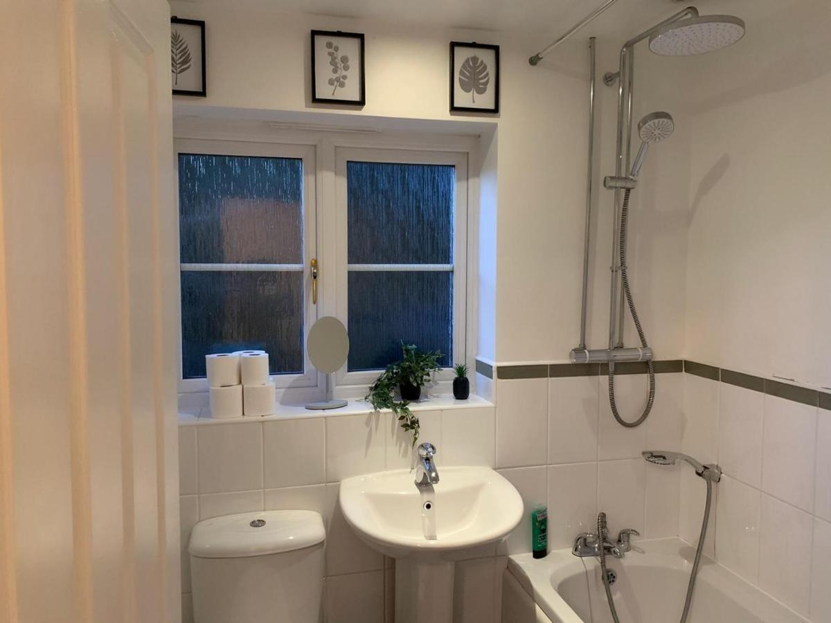 Spacious and amazing 4 bedroom detached house - Housity