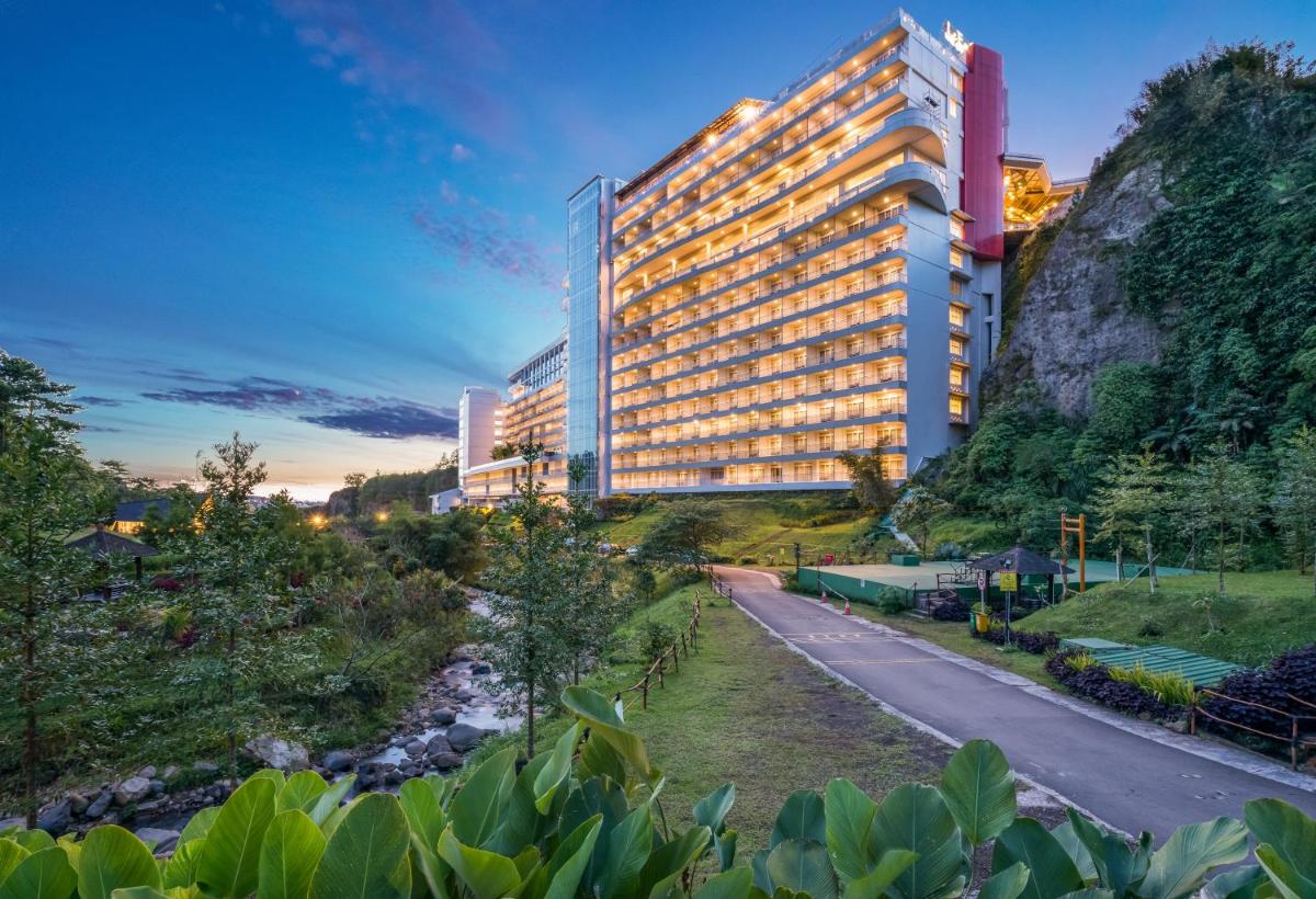 Suitetrails - Le Eminence Puncak Hotel Convention & Resort