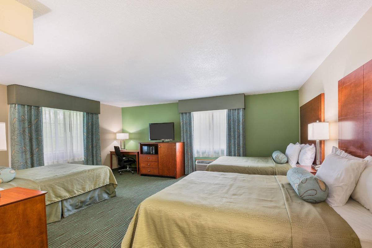 AmericInn by Wyndham Des Moines Airport - Housity